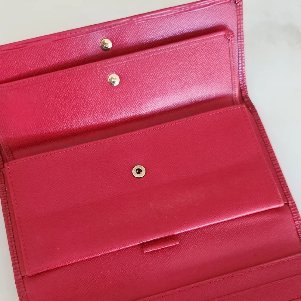 LV Long Wallet. Beautiful Red Louis Vuitton Wallet - Picture 8 of 16